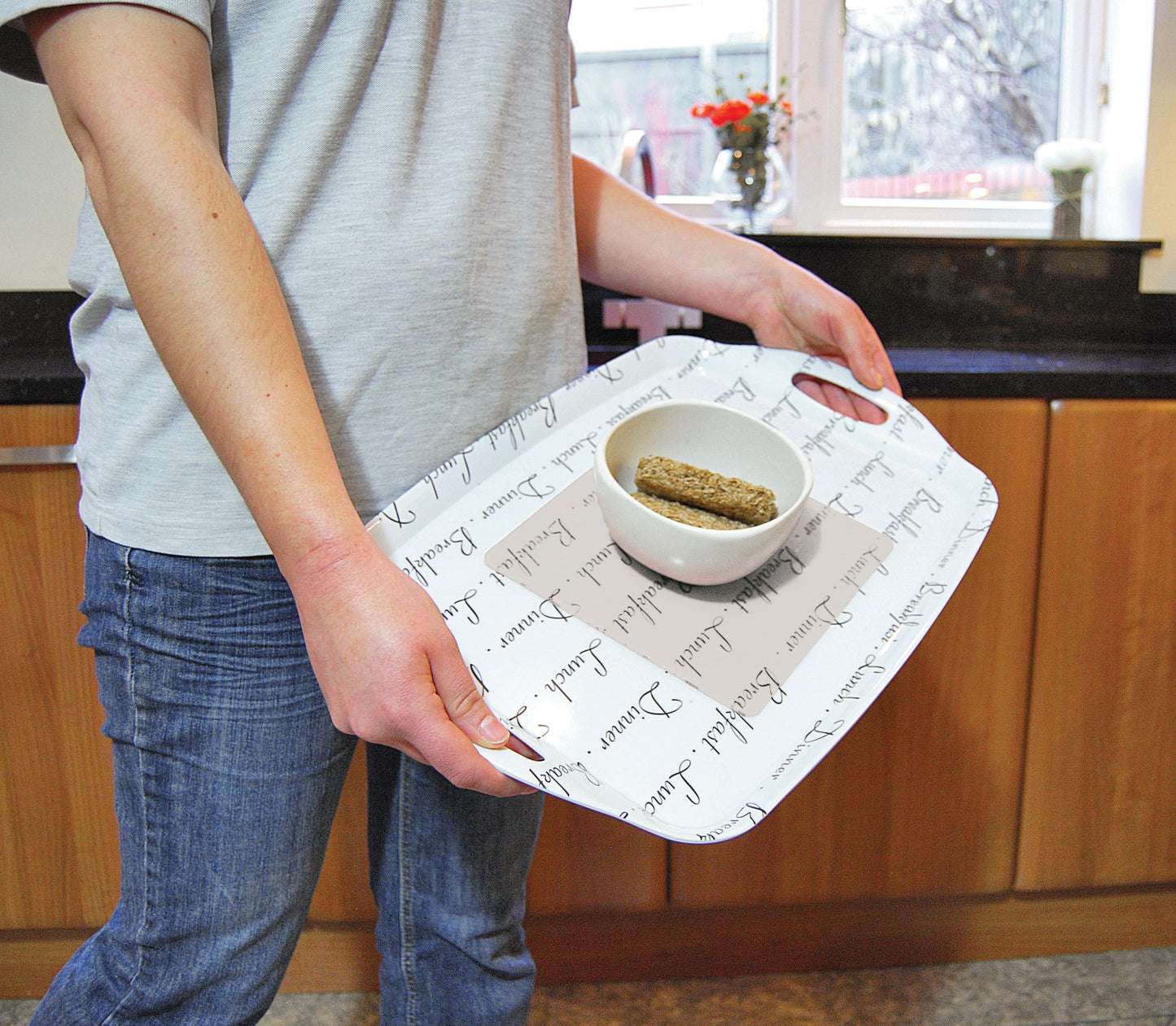 extreme grip on tray with bowl of food